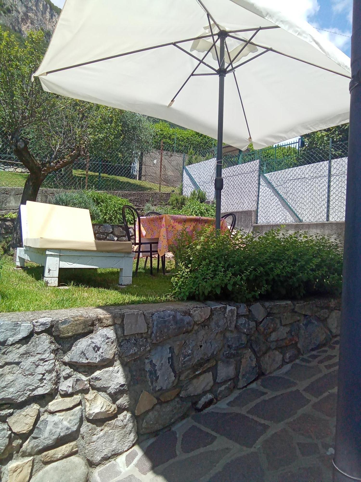 Ca Negra Ca Negra Suite Costa Volpino Exterior photo