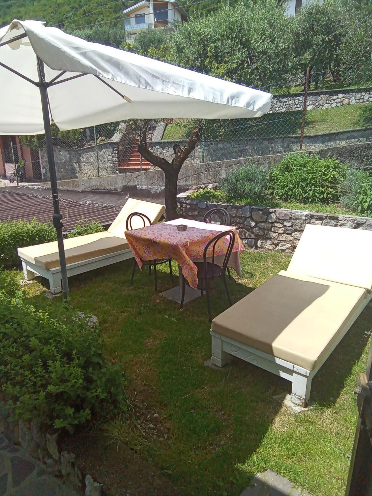 Ca Negra Ca Negra Suite Costa Volpino Exterior photo